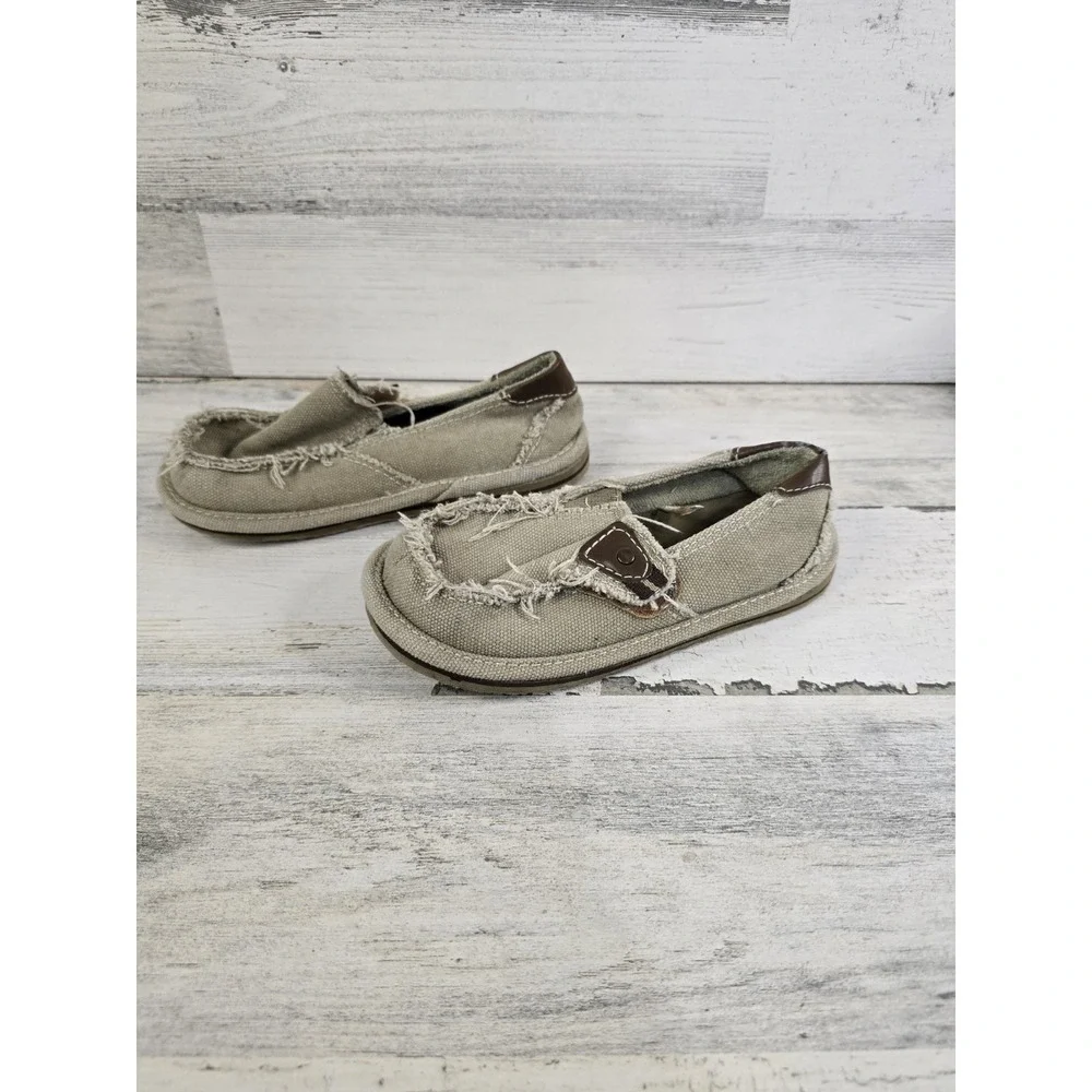 The Childrens Place Boys Tan Canvas Frayed Loafers Size 9 Toddler Shoes RN59284